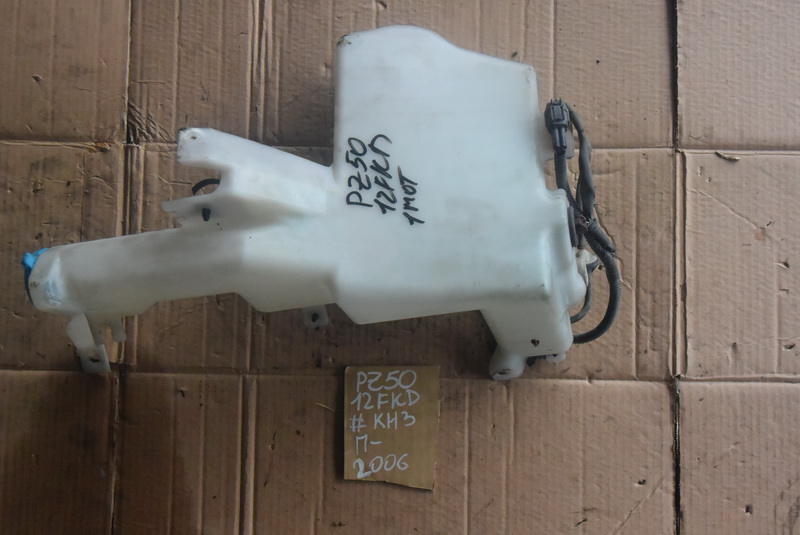 Бачок стеклоомывателя Nissan Murano