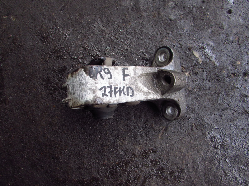 Подушка двигателя Subaru Legacy