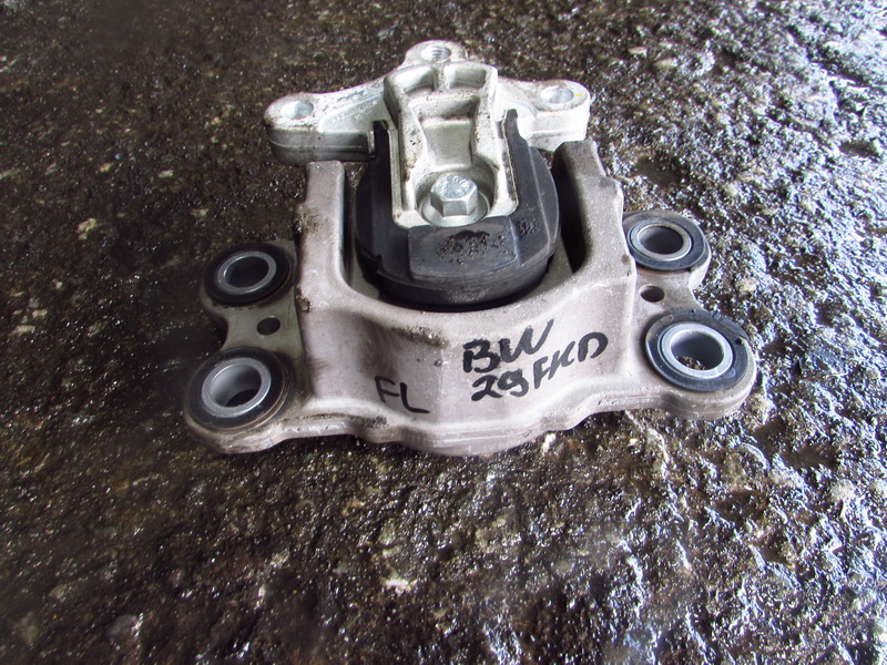 Подушка двигателя Volvo V70 BW