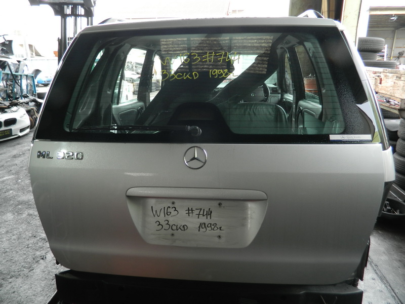 Дверь задняя Mercedes-benz M-class W163