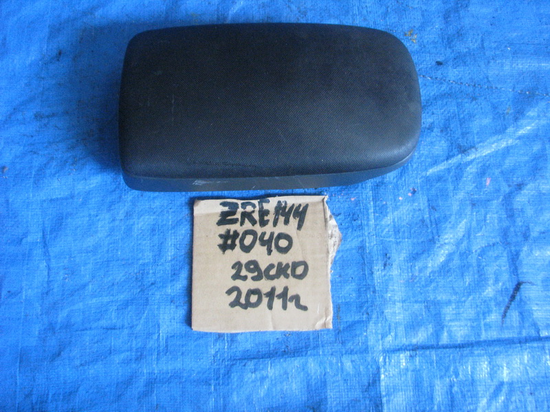 Подлокотник Toyota Corolla Fielder ZRE144
