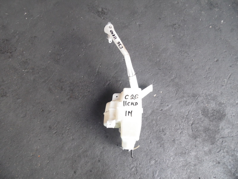 Бачок стеклоомывателя Nissan Serena C26