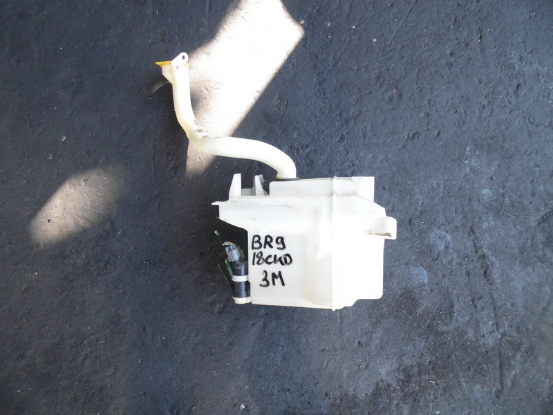 Бачок стеклоомывателя Subaru Legacy