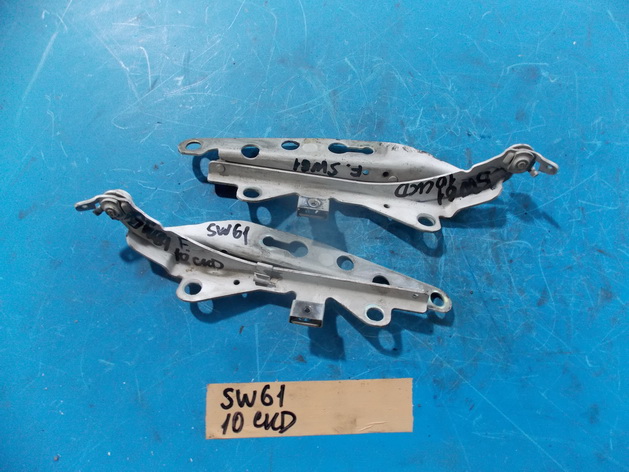 Петля капота Volvo V70 SW61
