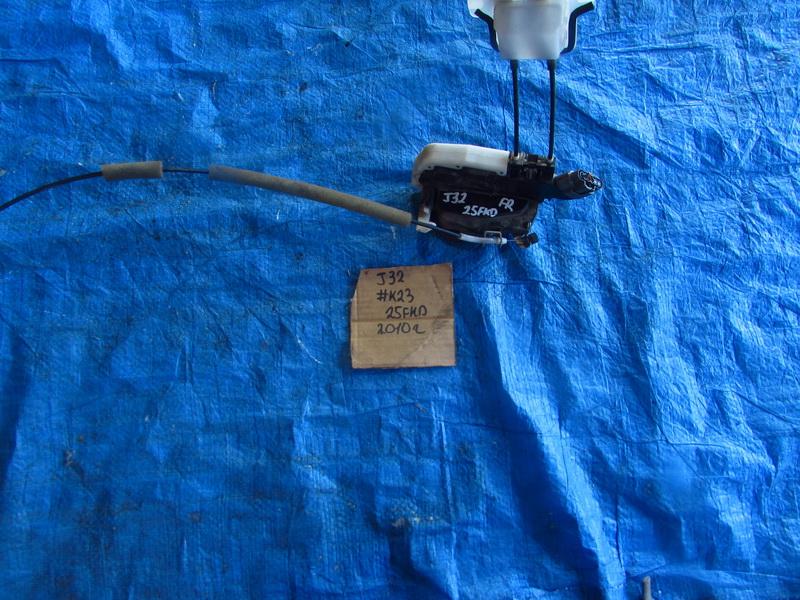 Замок двери Nissan Teana J32