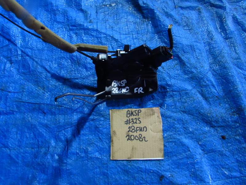 Замок двери Mazda Axela BK5P