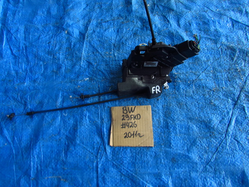 Замок двери Volvo V70 BW