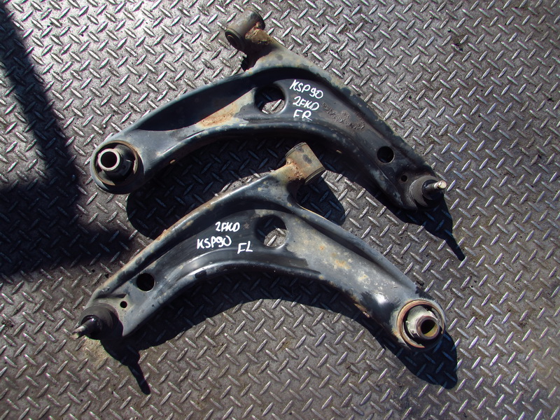 Рычаг Toyota Vitz