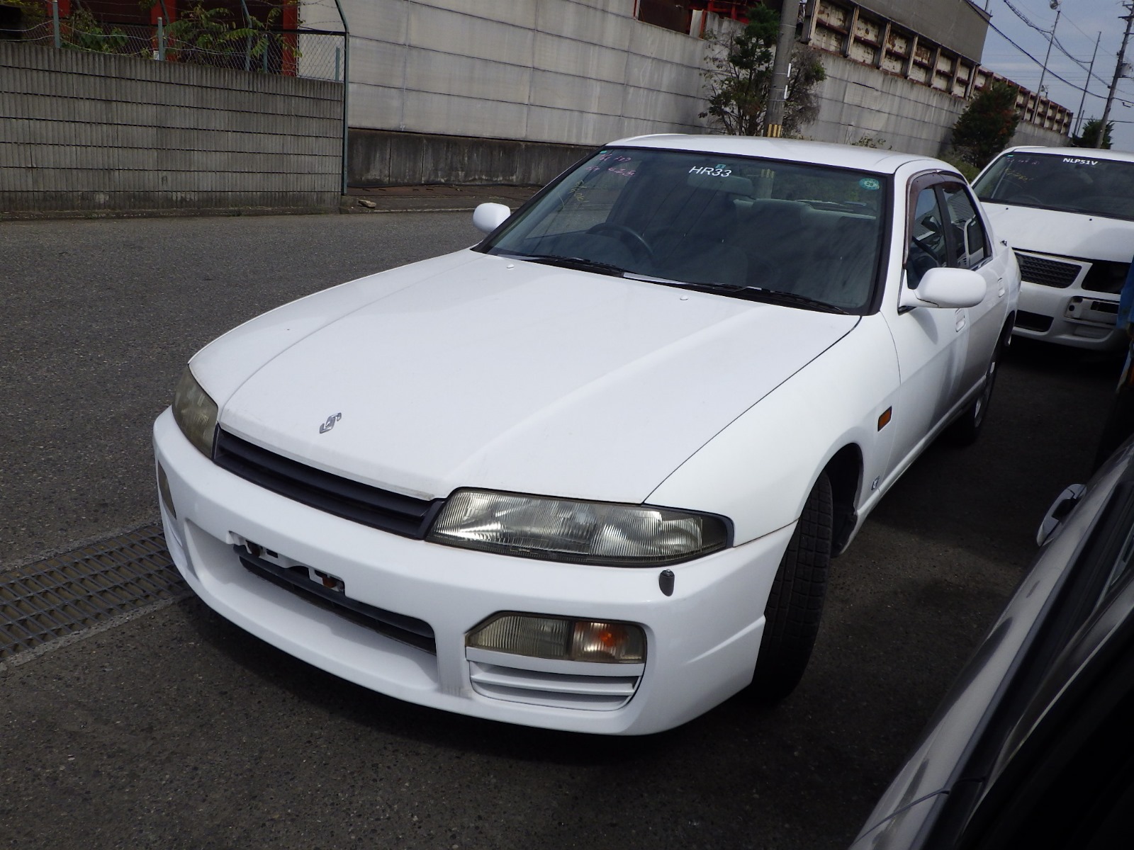 Nissan Skyline HR33