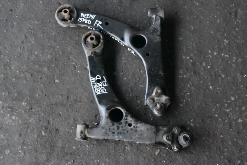 Рычаг Toyota Corolla Fielder