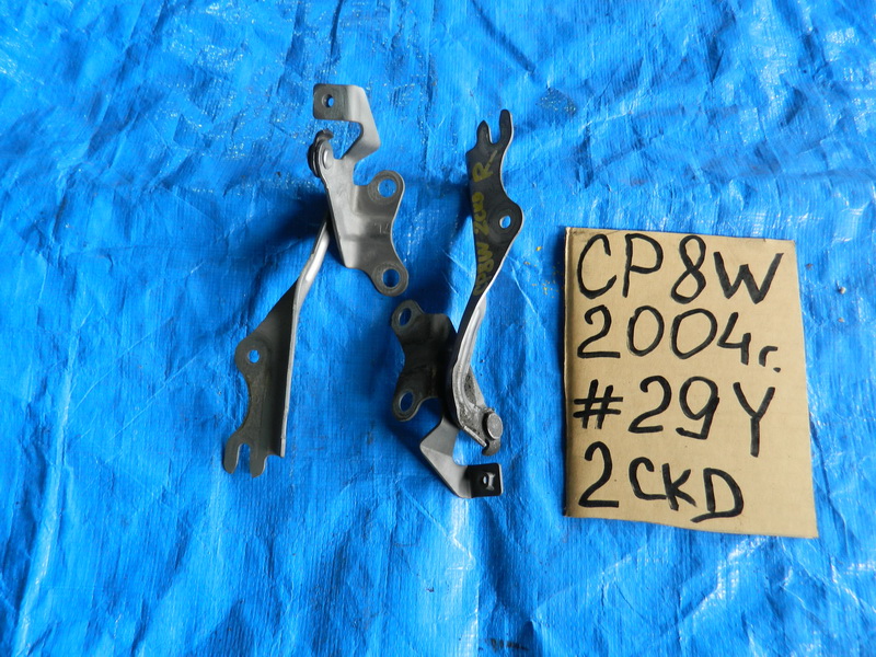 Петля капота Mazda Premacy