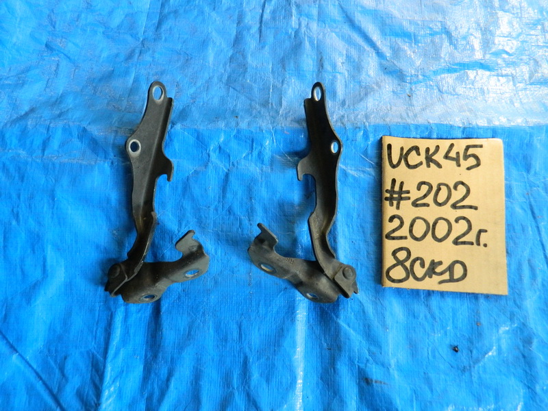 Петля капота Toyota Sequoia UCK45