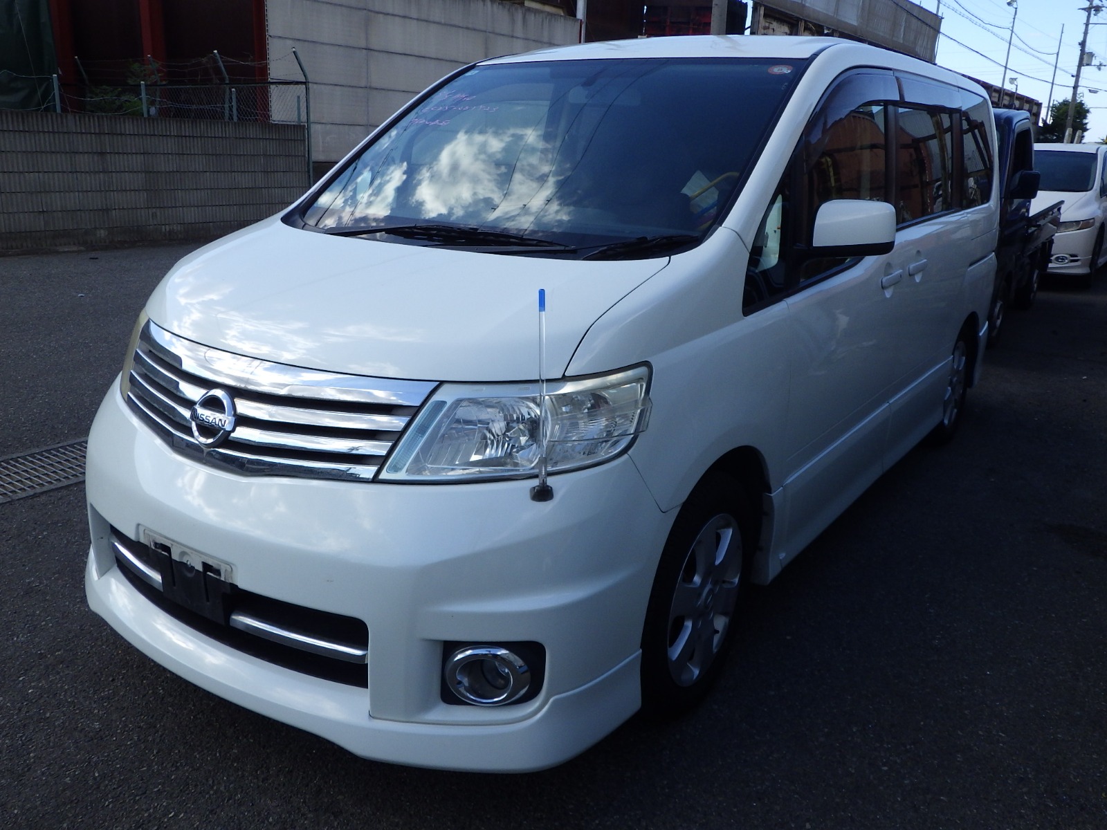 Nissan Serena CC25