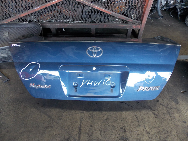 Крышка багажника Toyota Prius