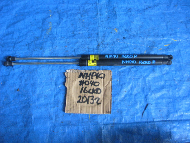 Амортизатор задней двери Toyota Aqua