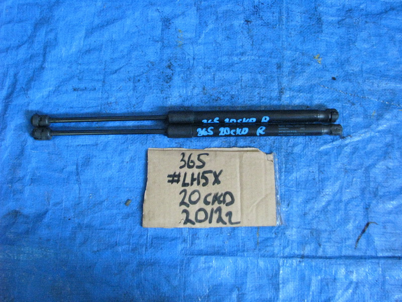 Амортизатор задней двери Volkswagen Passat 365