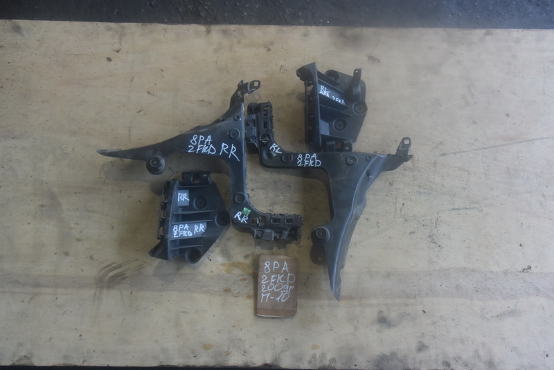 Крепление бампера Audi A3 8PA