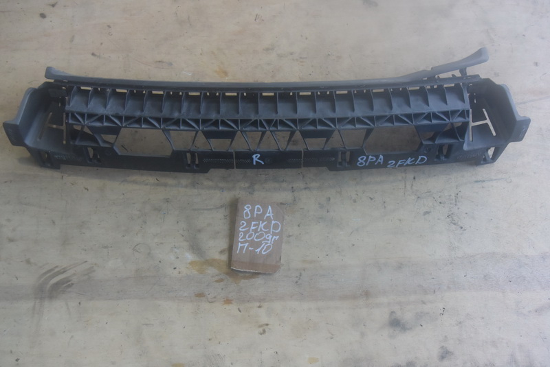 Крепление бампера Audi A3 8PA