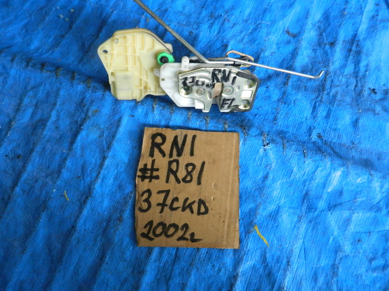 Замок двери Honda Stream RN1