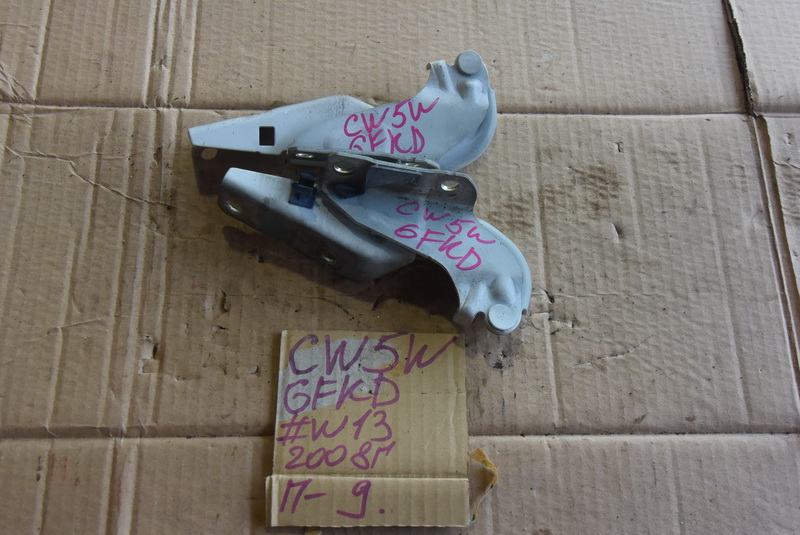 Петля капота Mitsubishi Outlander CW5W