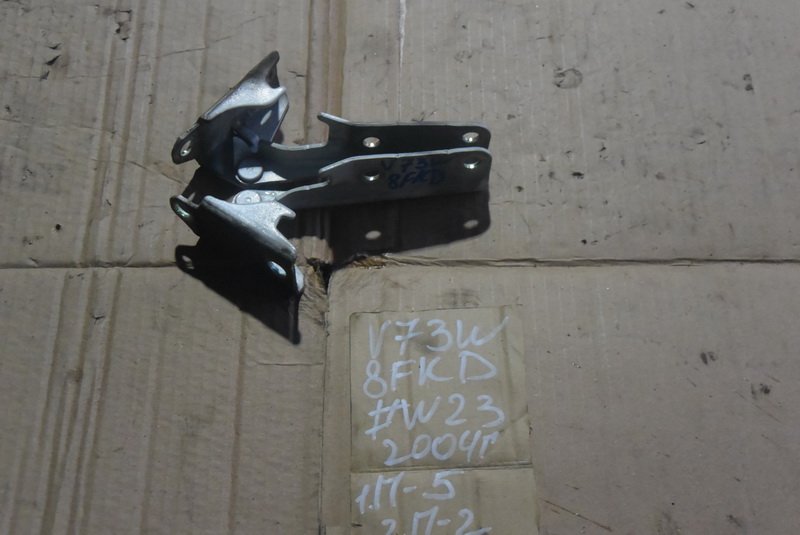 Петля капота Mitsubishi Pajero V73W