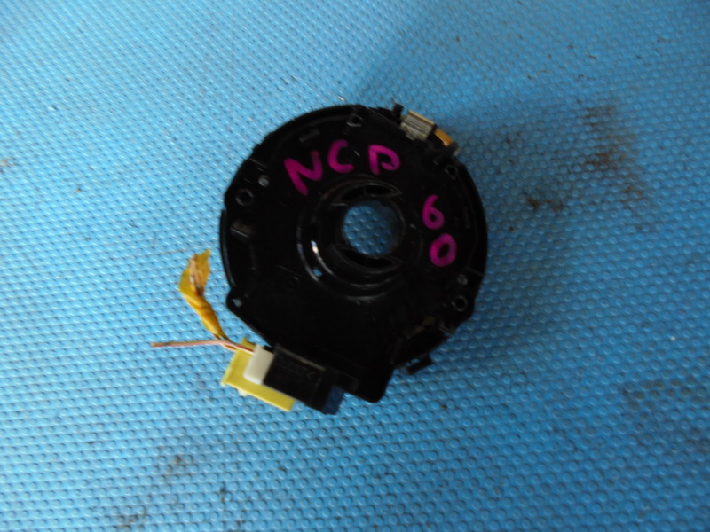 Шлейф подрулевой Toyota Ist