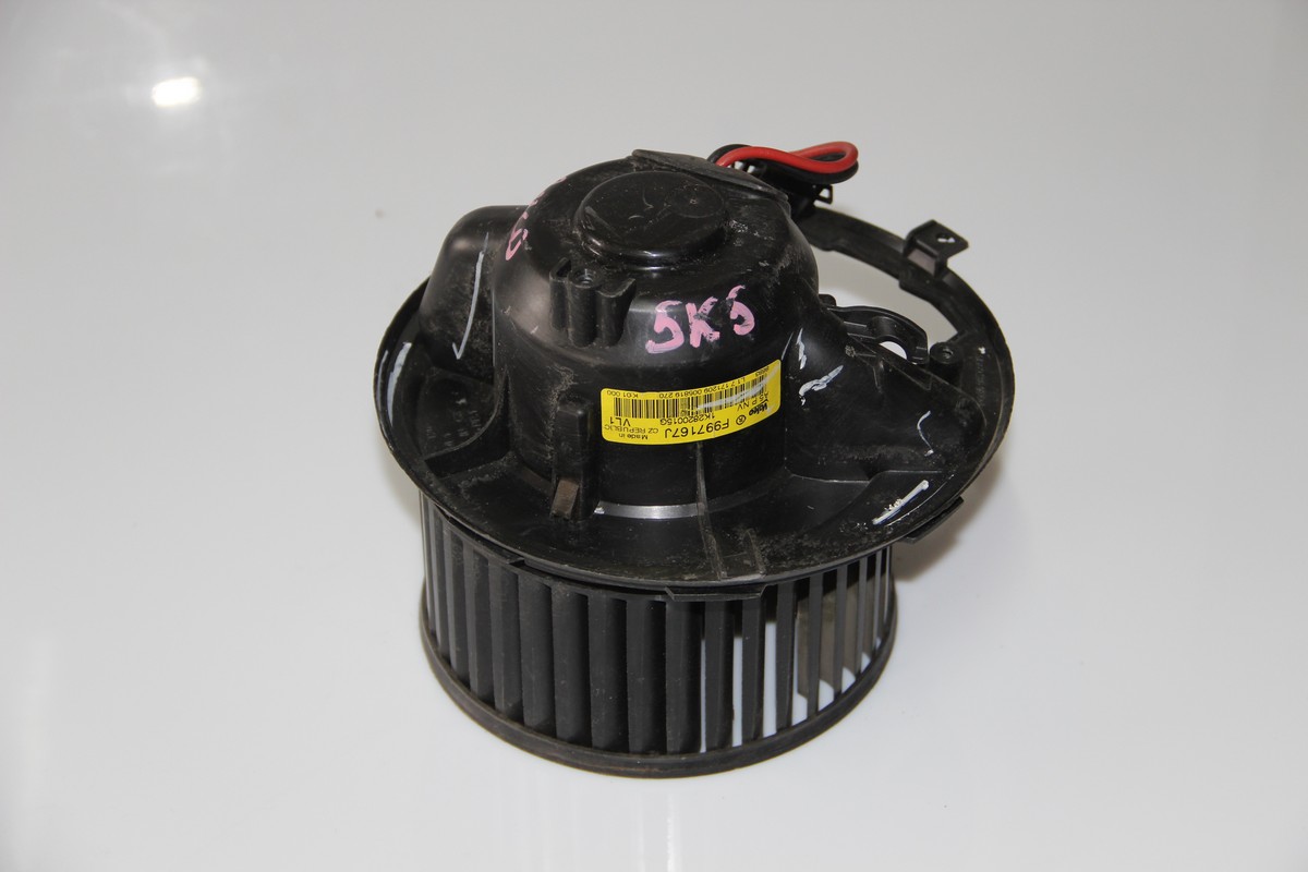 Моторчик печки Volkswagen Golf