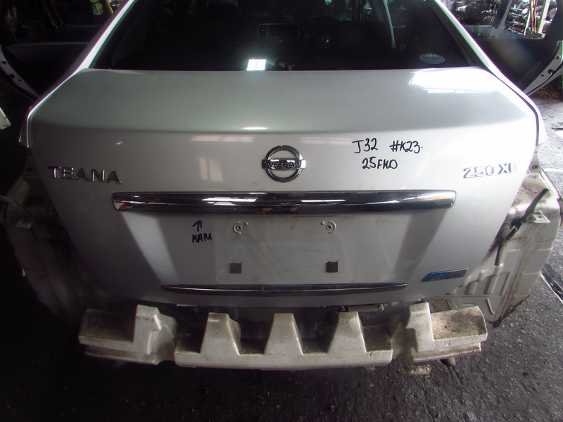 Крышка багажника Nissan Teana J32