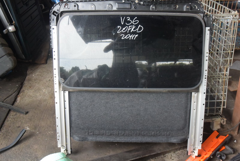 Люк Nissan Skyline V36