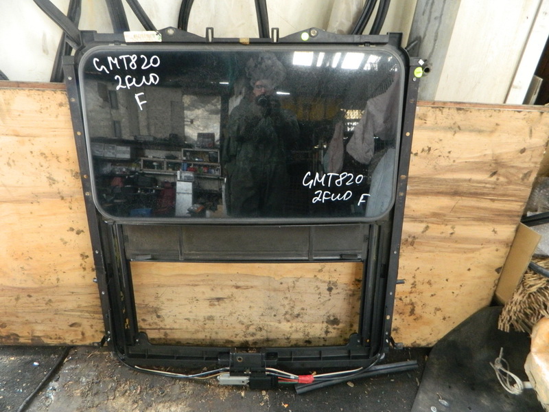 Люк Cadillac Escalade GMT820