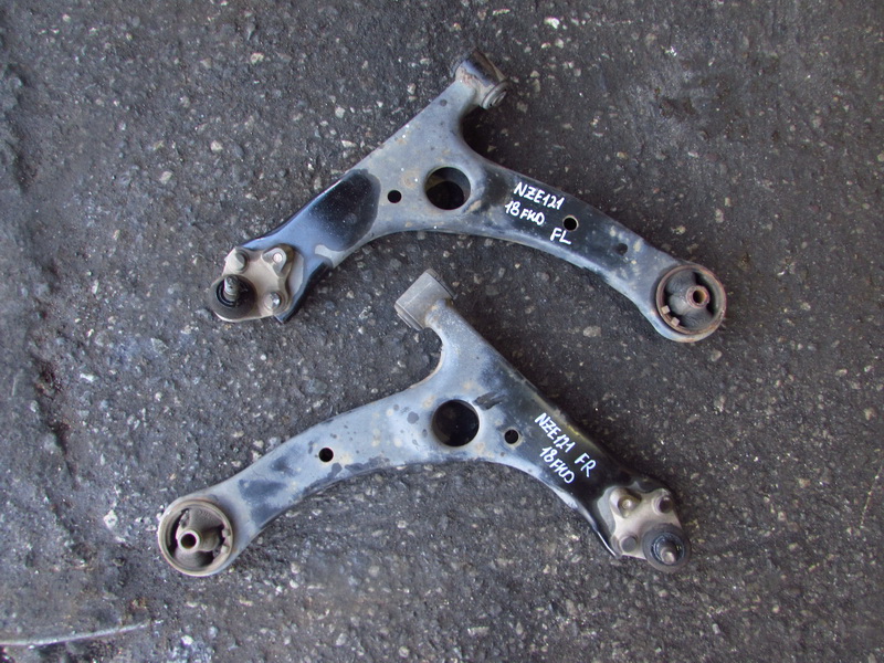 Рычаг Toyota Corolla Spacio