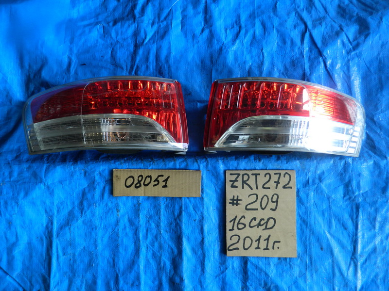 Стоп-сигнал Toyota Avensis ZRT272