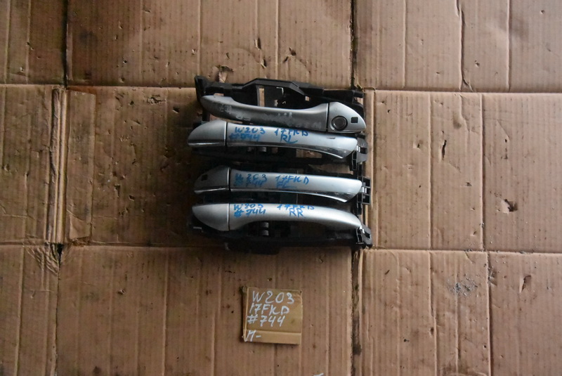 Ручка двери Mercedes-benz C-class W203