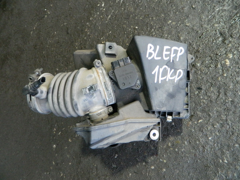 Корпус воздушного фильтра Mazda Axela