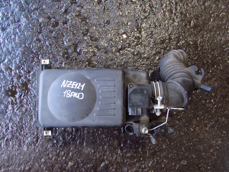 Корпус воздушного фильтра Toyota Corolla Spacio