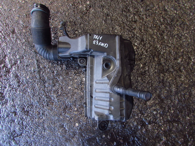 Корпус воздушного фильтра Volkswagen Sharan 7N1