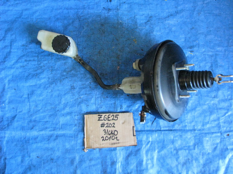 Главный тормозной цилиндр Toyota Wish ZGE25