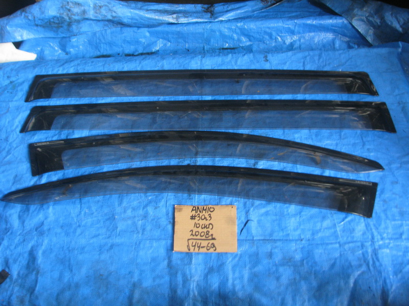 Ветровики Toyota Isis ANM10