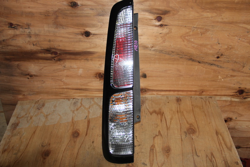 Стоп-сигнал Nissan Cube AZ10