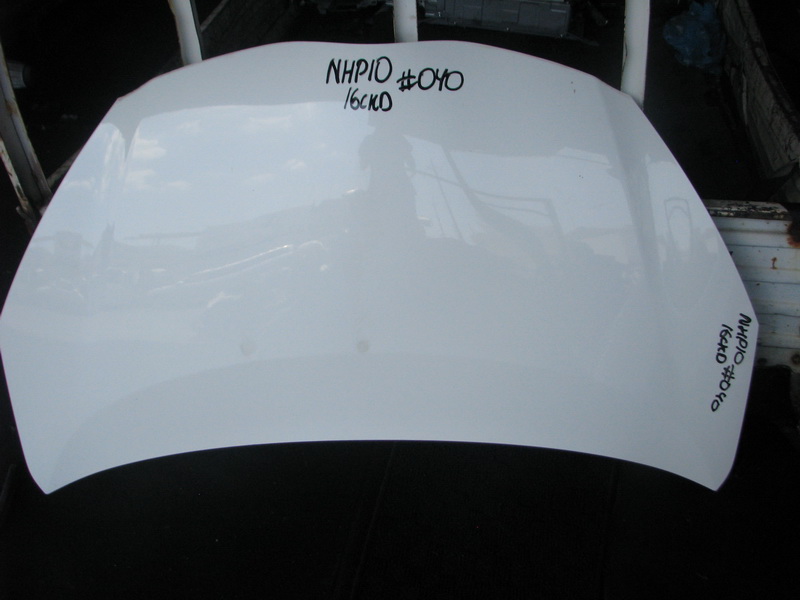 Капот Toyota Aqua NHP10