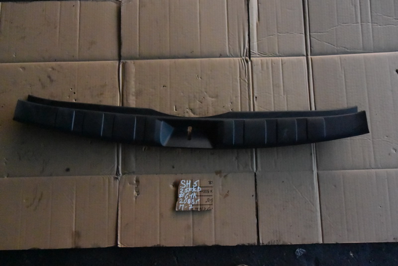 Накладка замка багажника Subaru Forester SH5