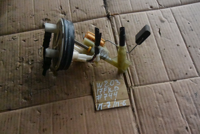 Топливный насос Mercedes-benz C-class W203