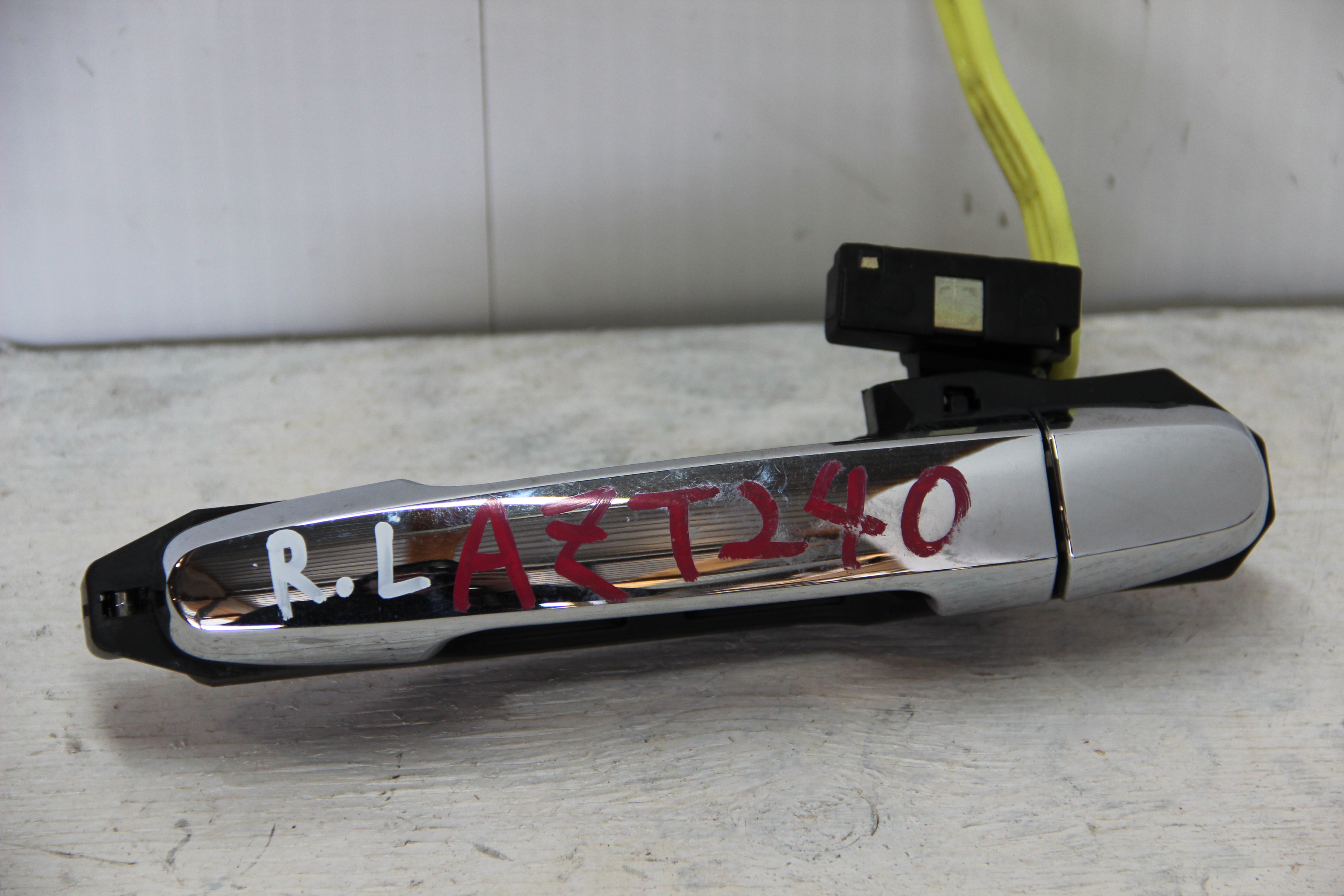 Ручка двери Toyota Premio