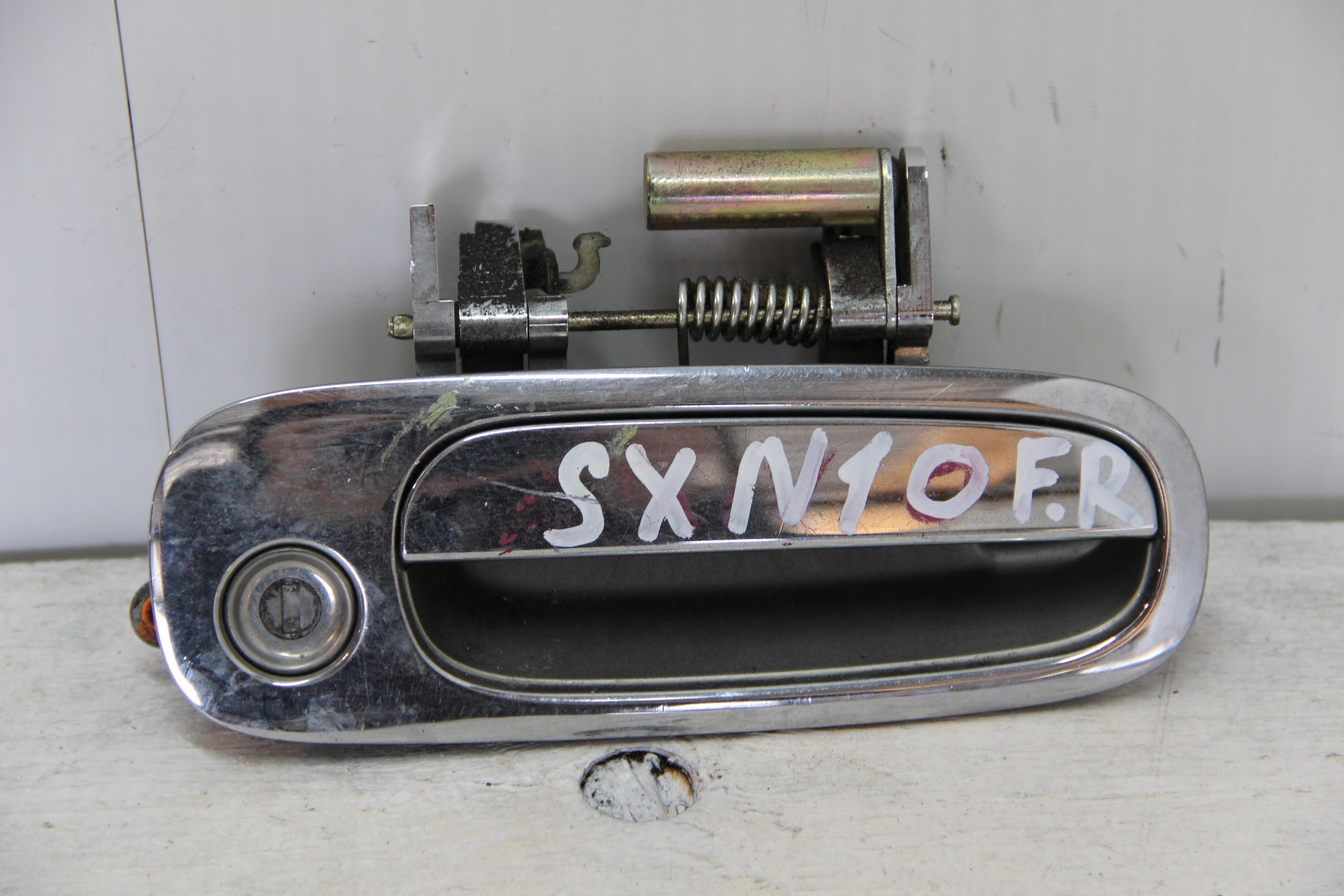 Ручка двери Toyota Nadia