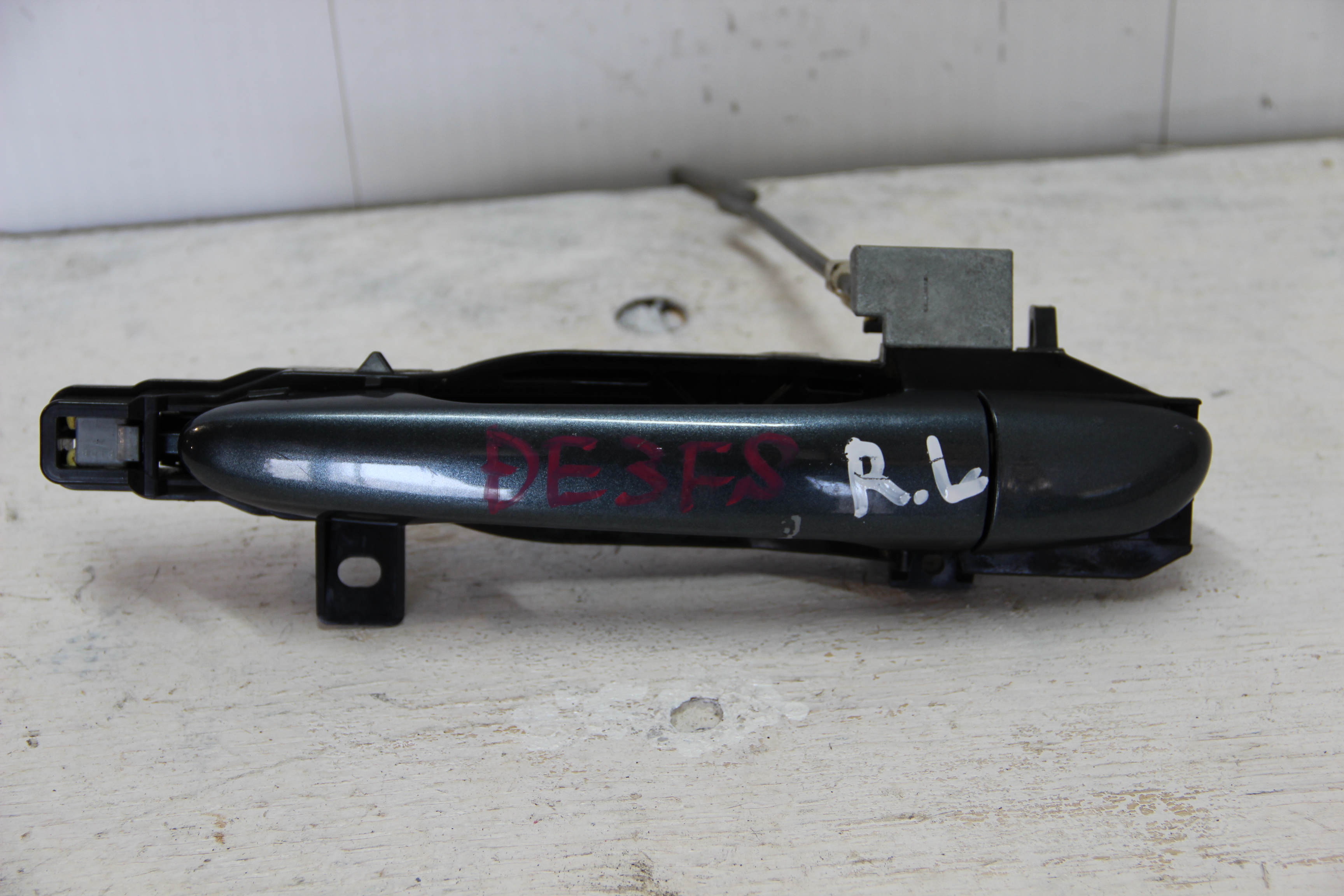 Ручка двери Mazda Demio