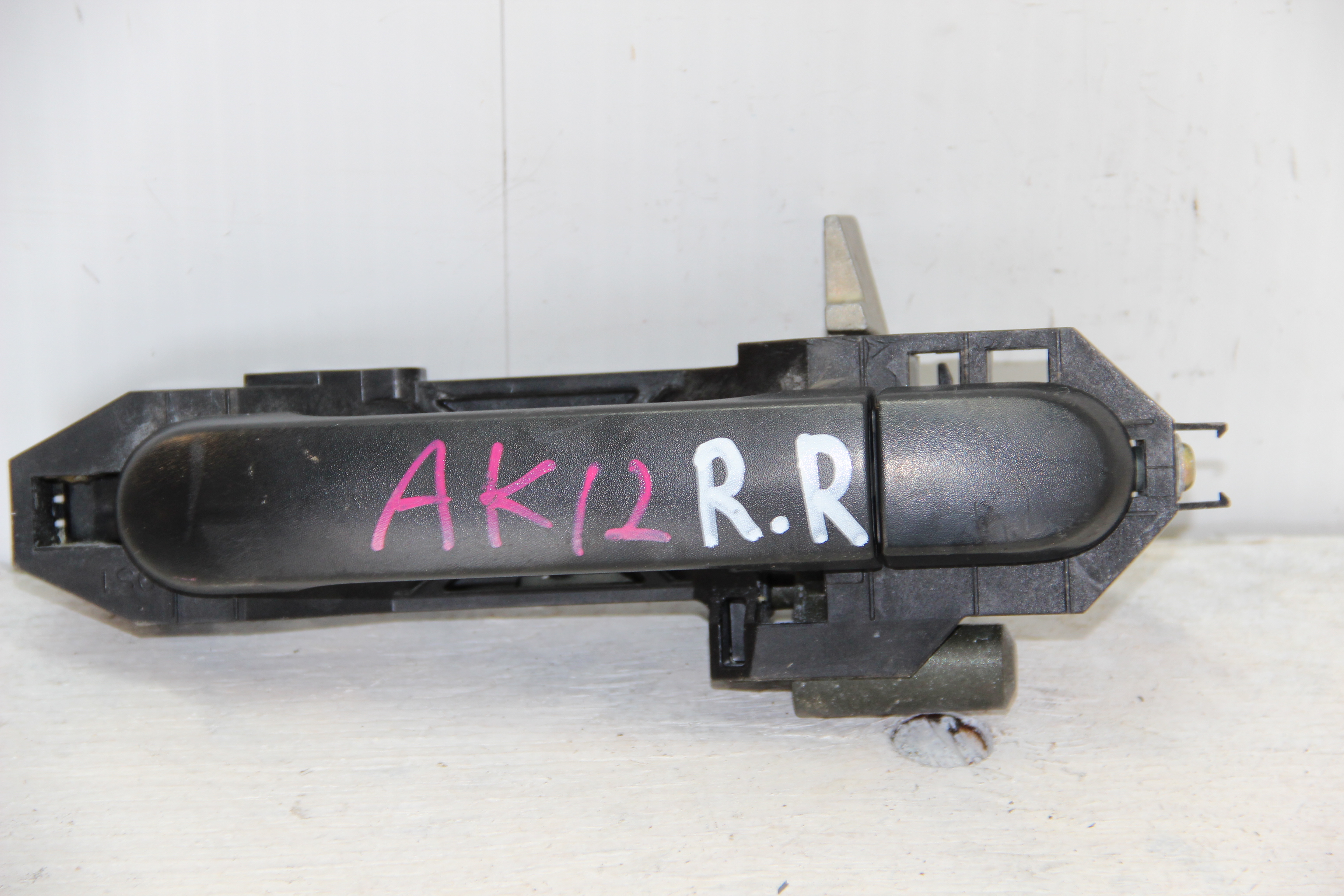 Ручка двери Nissan March