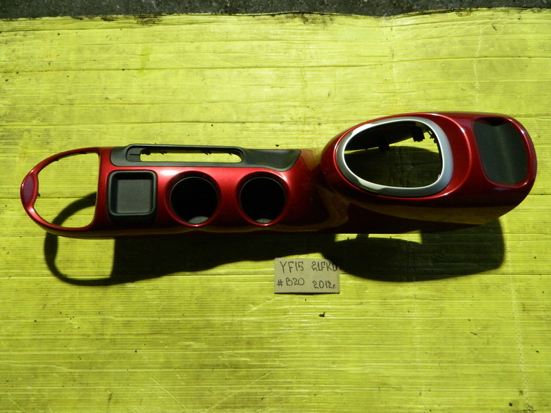 Консоль КПП Nissan Juke YF15