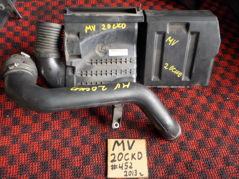 Корпус воздушного фильтра Volvo V40 MV