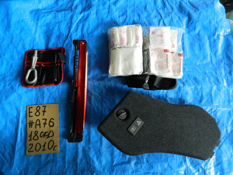 Знак аварийной сигнализации BMW 1-series E87