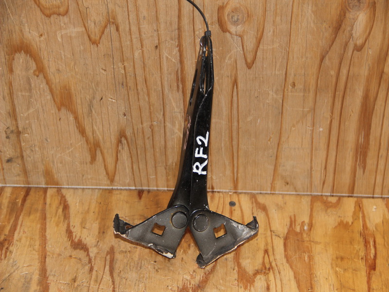 Петля капота Honda Stepwgn RF2